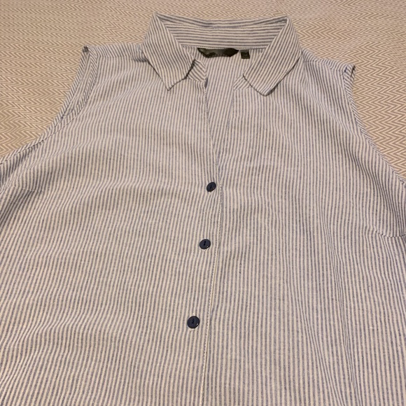 Plus blue & white striped dress with gorgeous navy embroidery. Button front. 5X. - Picture 3 of 6